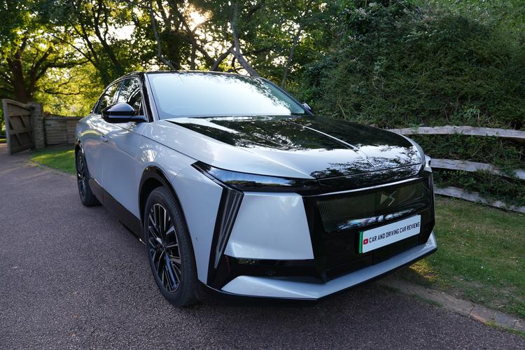 DS No8 ESTATE 191kW Pallas 74kWh 5dr Auto